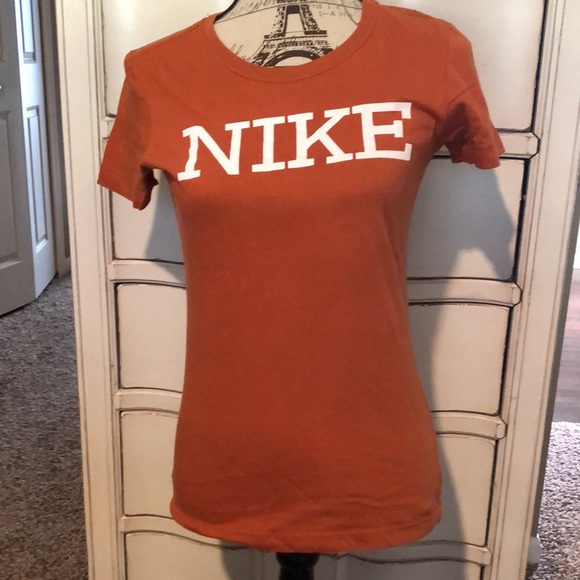 Nike Tops - Nike logo burnt orange t shirt